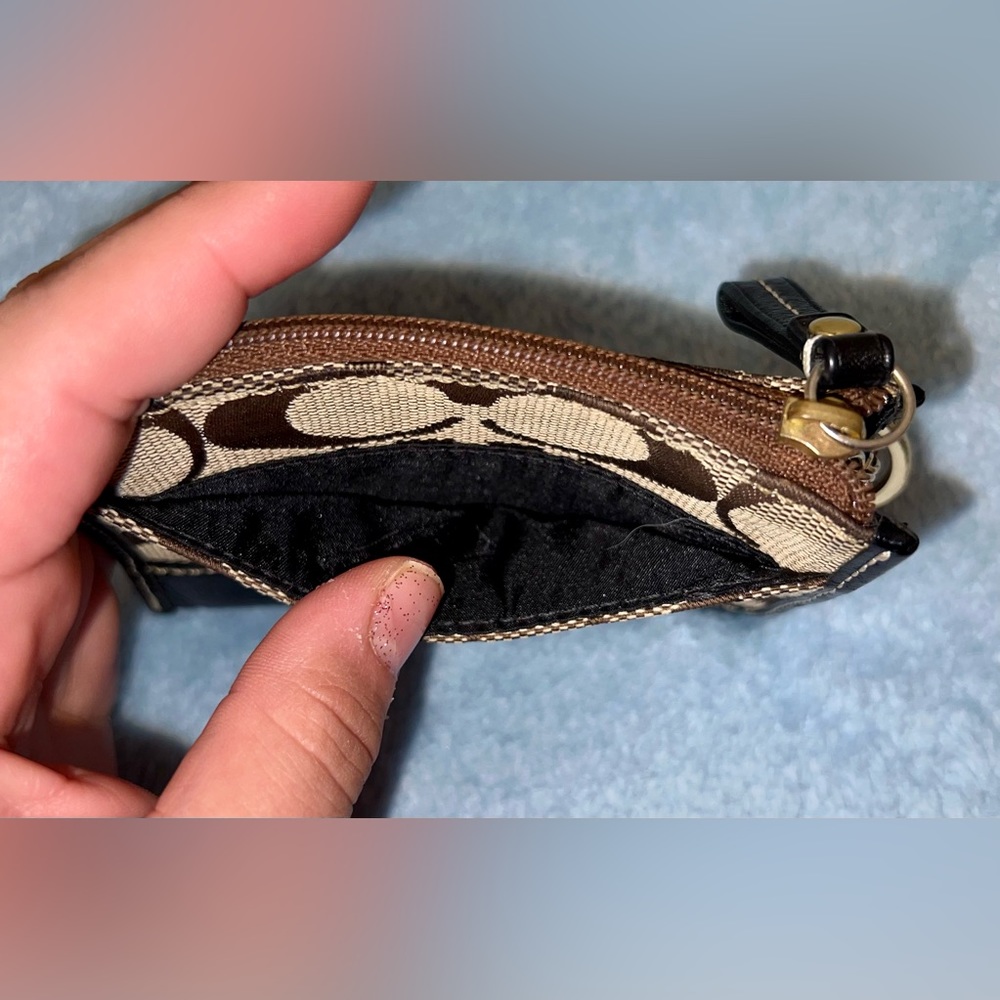 Coach Signature Keychain Cardholder - Picture 3 of 4